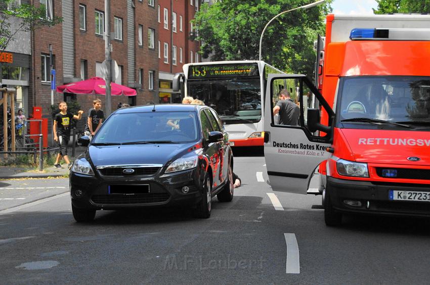 Person angefahren Koeln Gremberg Grembergerstr P03.JPG